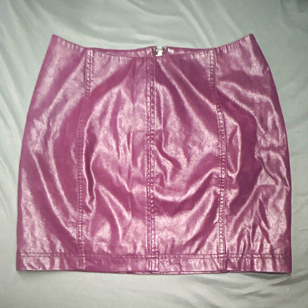 Free People Women’s 10 Purple Solid Faux Leather Mini Skirt Lined Zip Closure